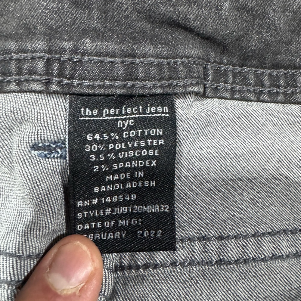 The Perfect Jean - Picture 4 of 6
